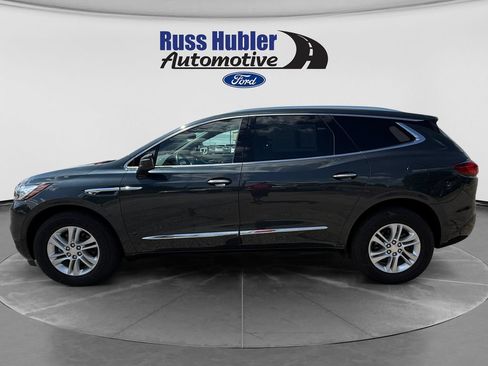 Used 2018 Buick Enclave Essence w/ Trailering Package FWD image 2