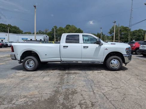New 2026 RAM 3500 Tradesman AWD/4WD image 3