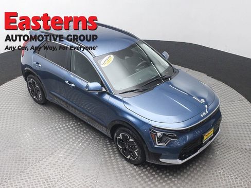 Used 2023 Kia Niro Wind w/ Wind Preserve Package FWD image 3