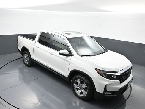 Certified 2025 Honda Ridgeline RTL image 36