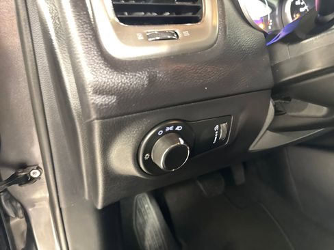 Used 2018 Jeep Compass Sport FWD image 17
