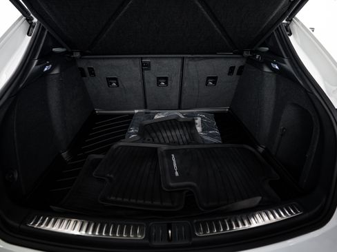 Certified 2025 Porsche Macan AWD/4WD image 27
