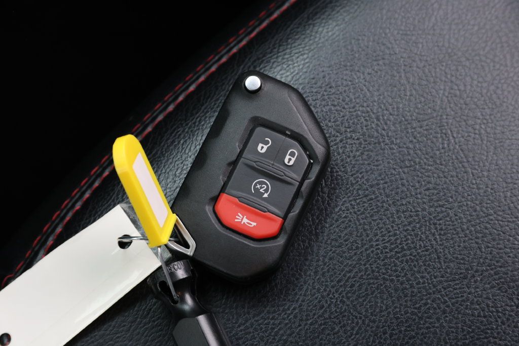 Used 2019 Jeep Wrangler Unlimited Rubicon AWD/4WD image 38