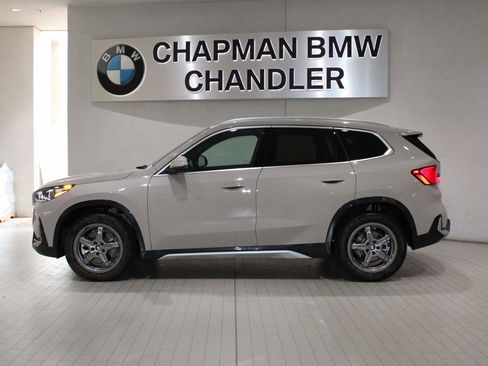 Used 2026 BMW X1 xDrive28i w/ Technology Package image 3