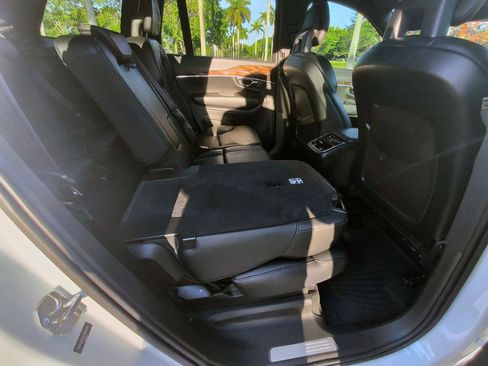 Used 2016 Volvo XC90 T6 Momentum w/ Momentum Plus Package AWD/4WD image 39