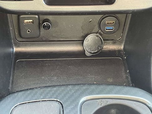 Used 2015 GMC Canyon SLE w/ All-Terrain Package image 32