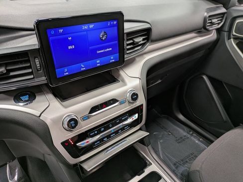 Certified 2023 Ford Explorer XLT w/ Class IV Trailer Tow Package image 11