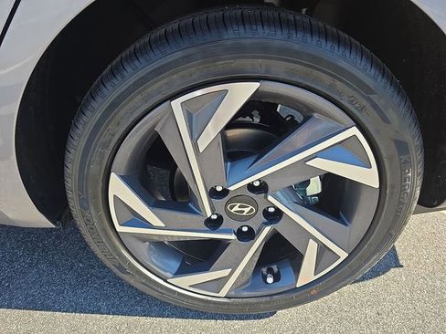New 2026 Hyundai Elantra Limited FWD image 42