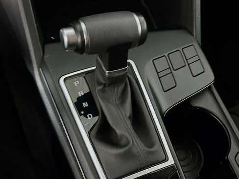 Used 2025 Kia Sportage LX image 24