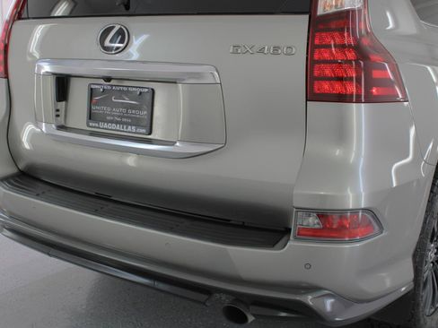 Used 2022 Lexus GX 460 Premium w/ Accessory Package AWD/4WD image 19