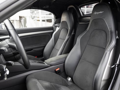 Used 2023 Porsche 718 Boxster Spyder image 5