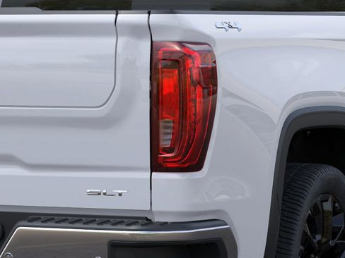 New 2026 GMC Sierra 1500 SLT image 13