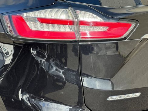 Used 2019 Ford Edge SEL AWD/4WD image 37