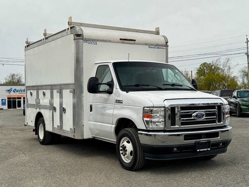 Used 2022 Ford E-350 and Econoline 350 Super Duty w/ Power Windows & Locks Group RWD image 1