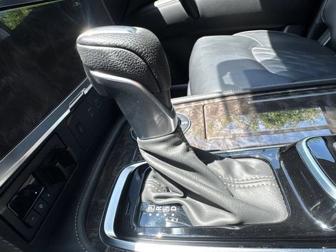 Used 2024 Nissan Armada Platinum w/ Captain's Chairs Package AWD/4WD image 27