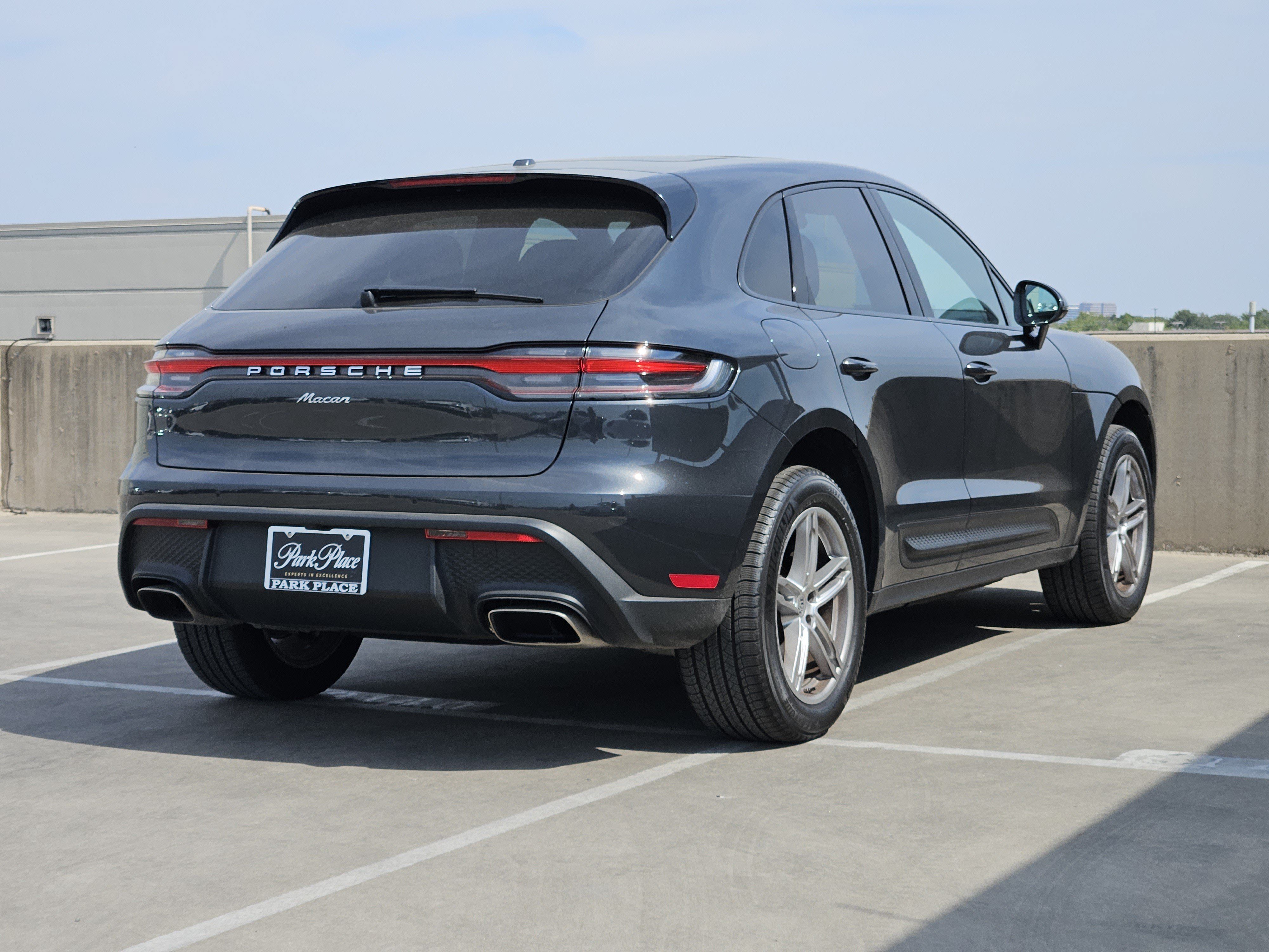 Certified 2026 Porsche Macan AWD/4WD image 8