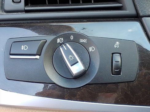 Used 2012 BMW 528i xDrive Sedan image 15