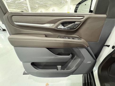 Used 2023 GMC Yukon Denali w/ LPO, Floor Liner Package image 39