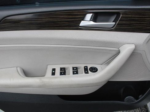Used 2016 Hyundai Sonata Limited FWD image 9