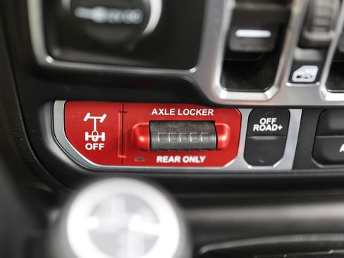 Used 2024 Jeep Wrangler Unlimited AWD/4WD image 31