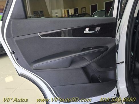 Used 2016 Kia Sorento EX FWD image 13