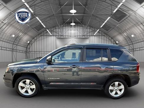 Used 2014 Jeep Compass Sport w/ Power Value Group FWD image 3