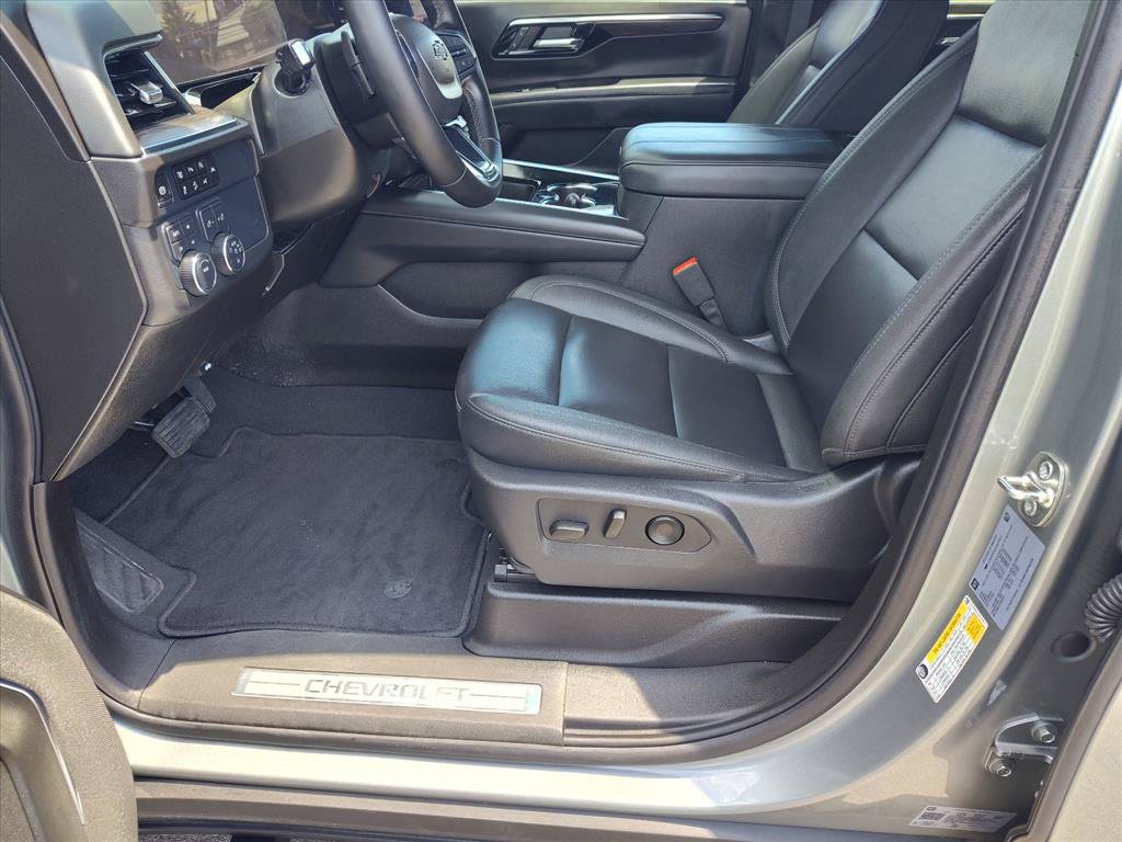 Used 2025 Chevrolet Tahoe Z71 AWD/4WD image 11
