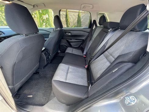 Used 2025 Nissan Rogue SV image 28