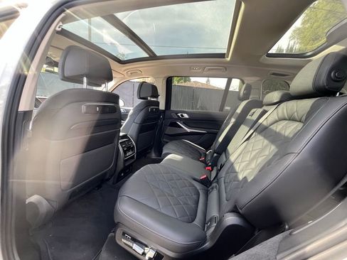 Used 2024 BMW X7 xDrive40i image 8
