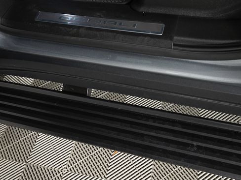Used 2026 GMC Yukon Denali w/ Sun & Power Step Package AWD/4WD image 18
