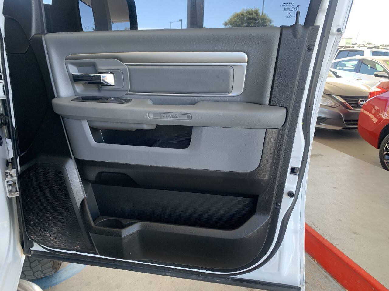 Used 2019 RAM 1500 Big Horn AWD/4WD image 12