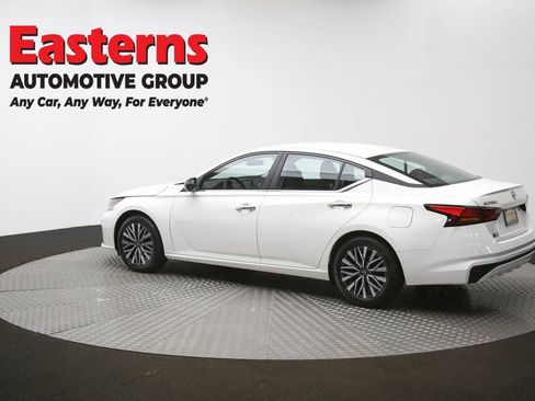 Used 2025 Nissan Altima 2.5 SV FWD image 62