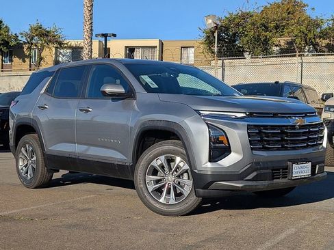 New 2026 Chevrolet Equinox LT image 2