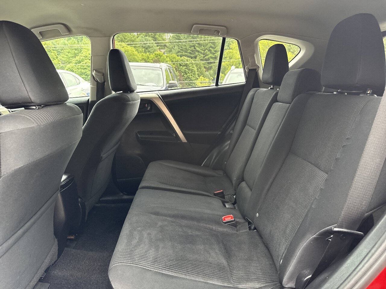 Used 2014 Toyota RAV4 LE AWD/4WD image 16