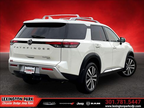 Used 2024 Nissan Pathfinder Platinum AWD/4WD image 5