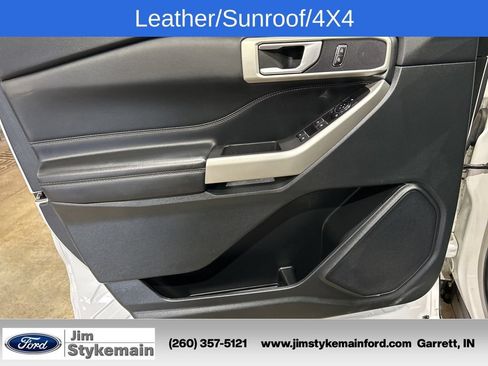 Used 2023 Ford Explorer XLT AWD/4WD image 18