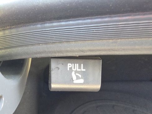 Used 2025 Hyundai Elantra SEL FWD image 30