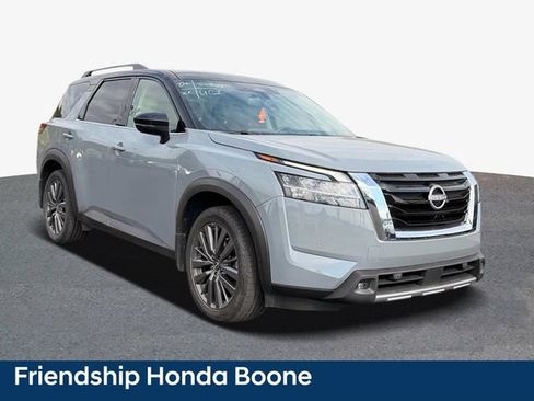 Used 2022 Nissan Pathfinder SL w/ SL Premium Package AWD/4WD image 4