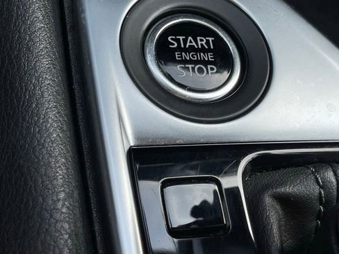 Used 2024 Nissan Sentra SV FWD image 17