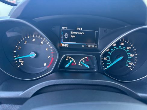 Used 2016 Ford Escape SE w/ Equipment Group 201A FWD image 10