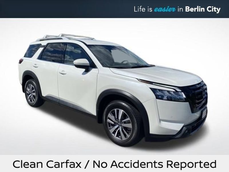 Certified 2023 Nissan Pathfinder SL w/ Lighting Package (N92) image 1