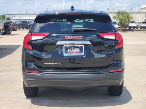Used 2024 GMC Terrain SLE FWD image 6