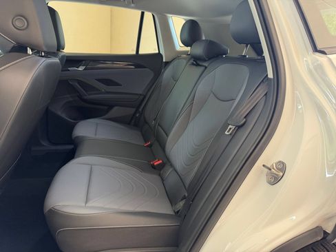 Used 2026 Volkswagen Tiguan SE FWD image 21
