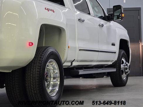 Used 2018 Chevrolet Silverado 3500 High Country w/ Duramax Plus Package AWD/4WD image 21