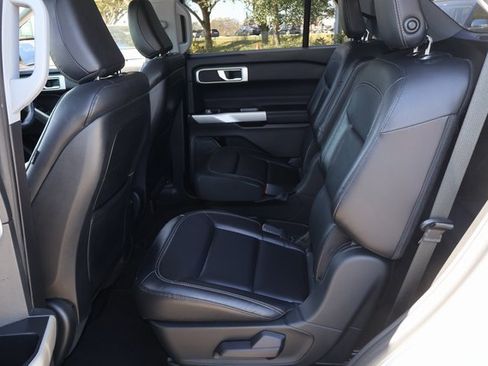 Used 2020 Ford Explorer XLT w/ Equipment Group 202A image 13