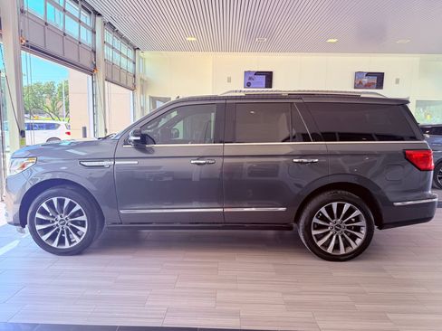 Used 2018 Lincoln Navigator Select w/ Technology Package RWD image 8