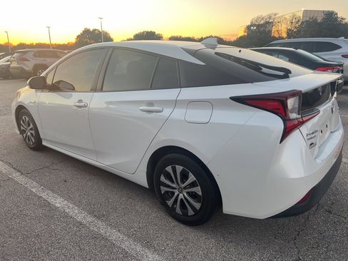 Used 2022 Toyota Prius XLE image 7