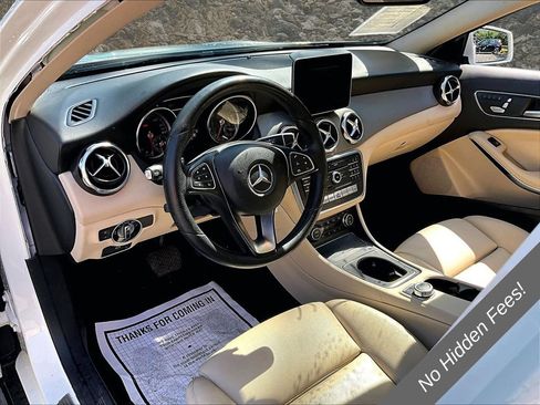 Used 2018 Mercedes-Benz GLA 250 image 11
