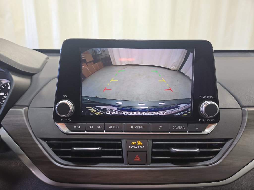 Used 2025 Nissan Altima 2.5 SV FWD image 19