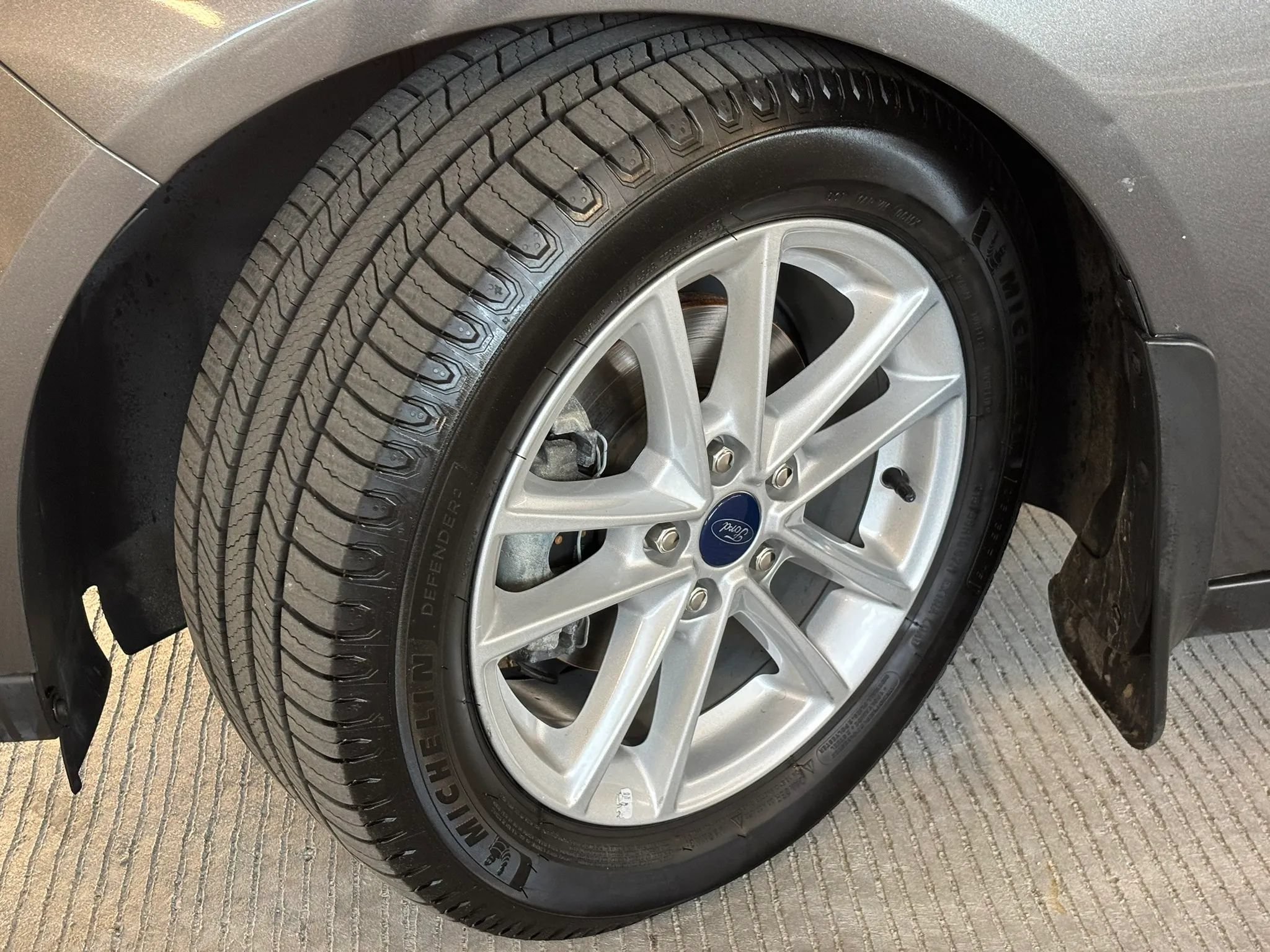 Used 2016 Ford Focus SE w/ SE Cold Weather Package FWD image 13